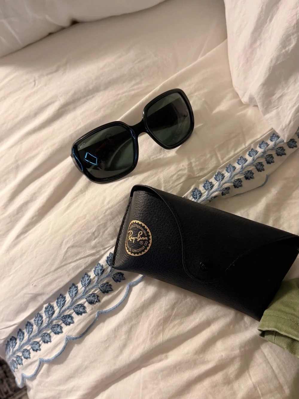 Ray-Ban Women's Black Oversized Square Sunglasses